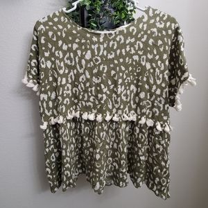 Women's Large Andree By Unit Tassel Animal Print Short Sleeve Top Green